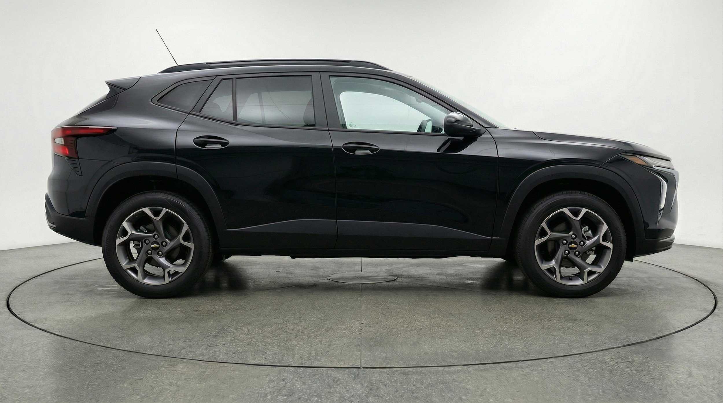 Thumbnail: 2025 Chevrolet Trax - 8