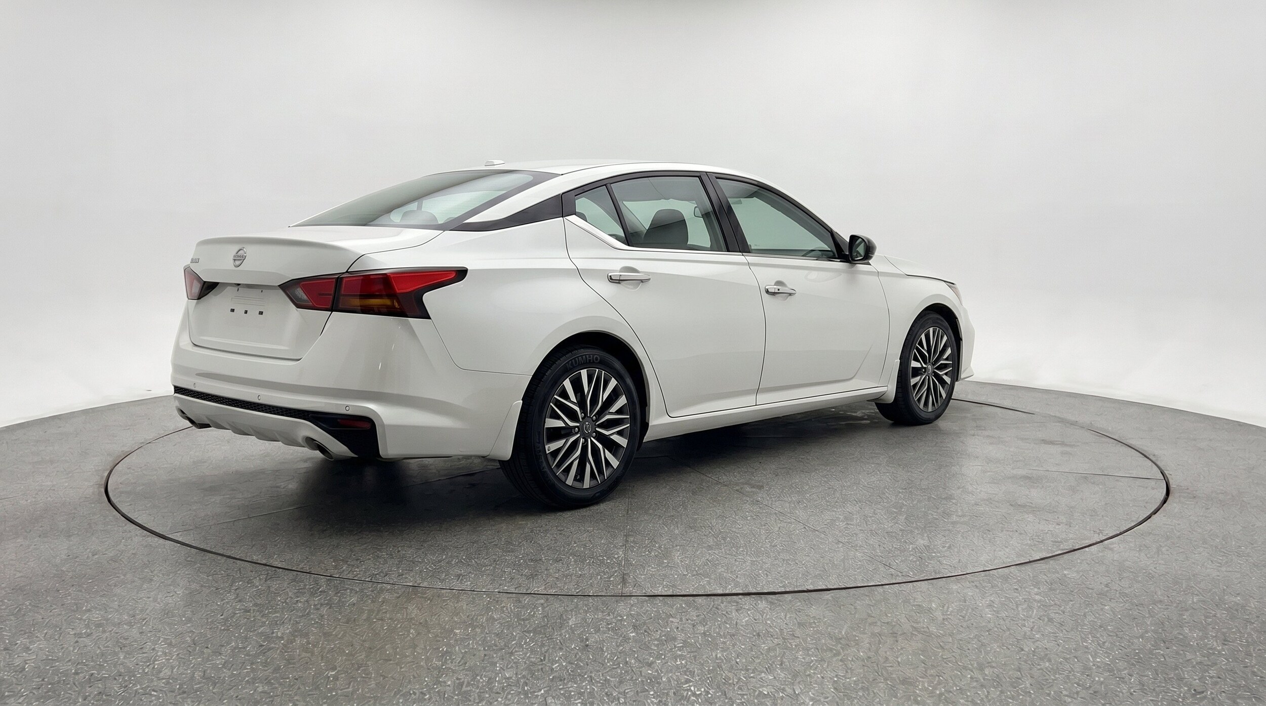 Thumbnail: 2025 Nissan Altima - 9