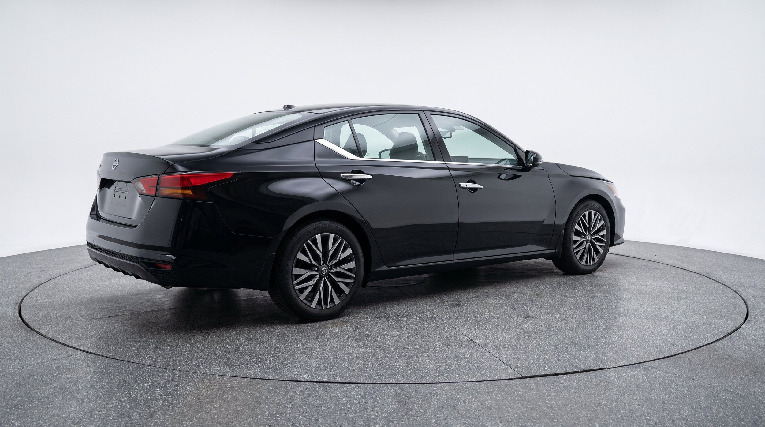Thumbnail: 2025 Nissan Altima - 9