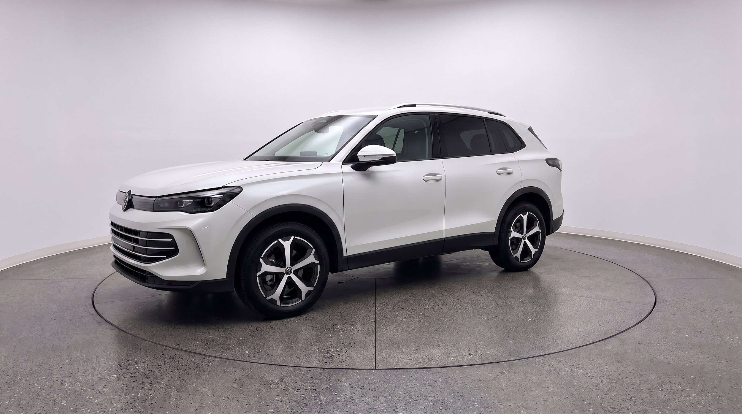 Thumbnail: 2026 Volkswagen Tiguan - 3