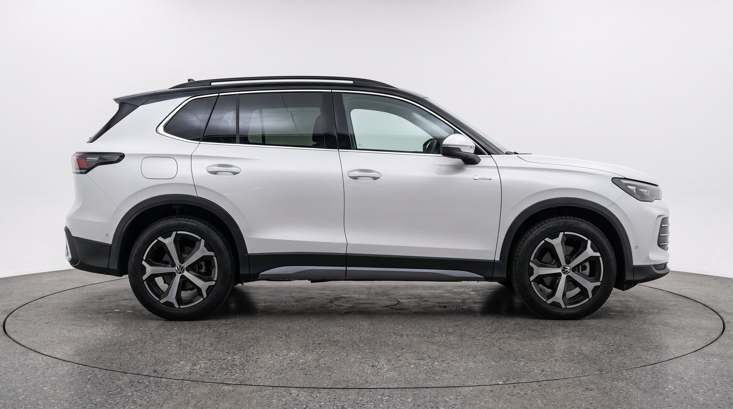 Thumbnail: 2026 Volkswagen Tiguan - 11