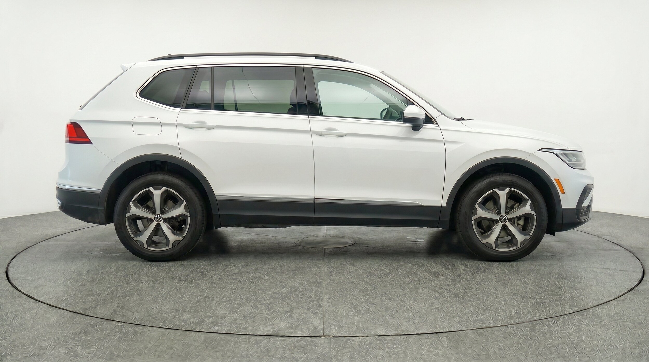 Thumbnail: 2026 Volkswagen Tiguan - 11