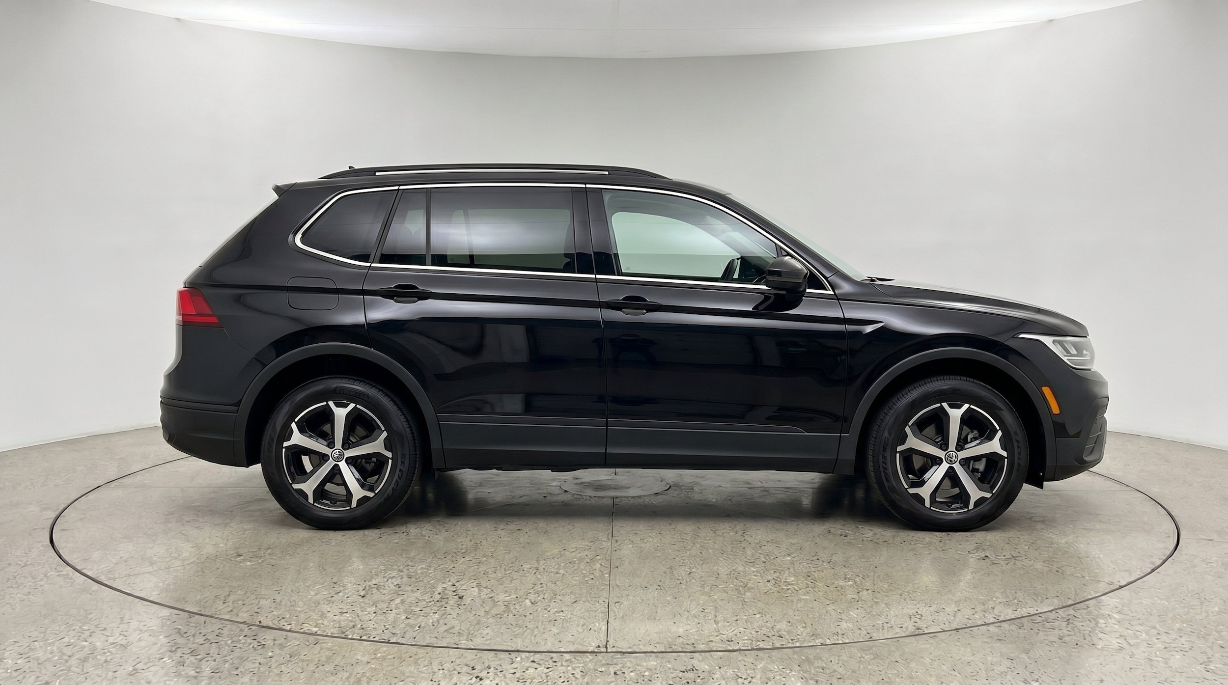 Thumbnail: 2026 Volkswagen Tiguan - 11