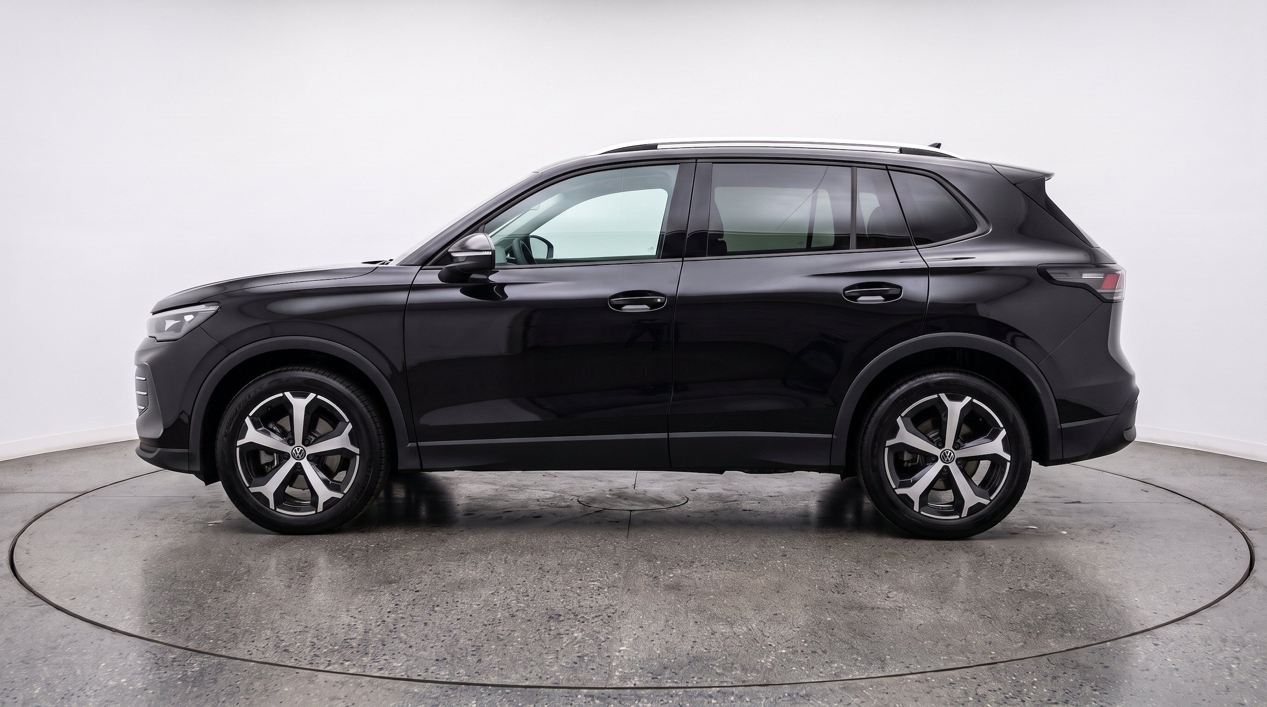 Thumbnail: 2026 Volkswagen Tiguan - 5