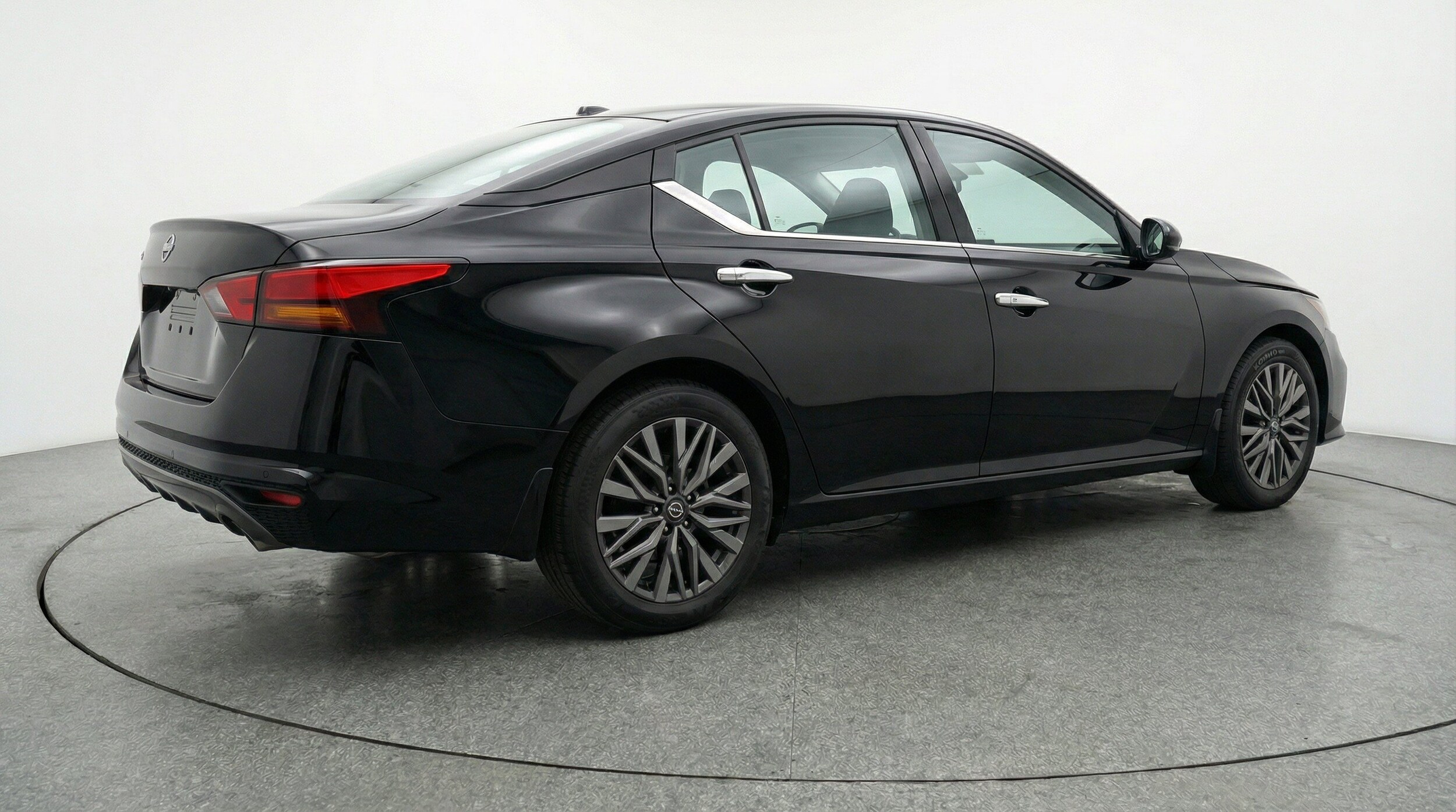 Thumbnail: 2025 Nissan Altima - 9