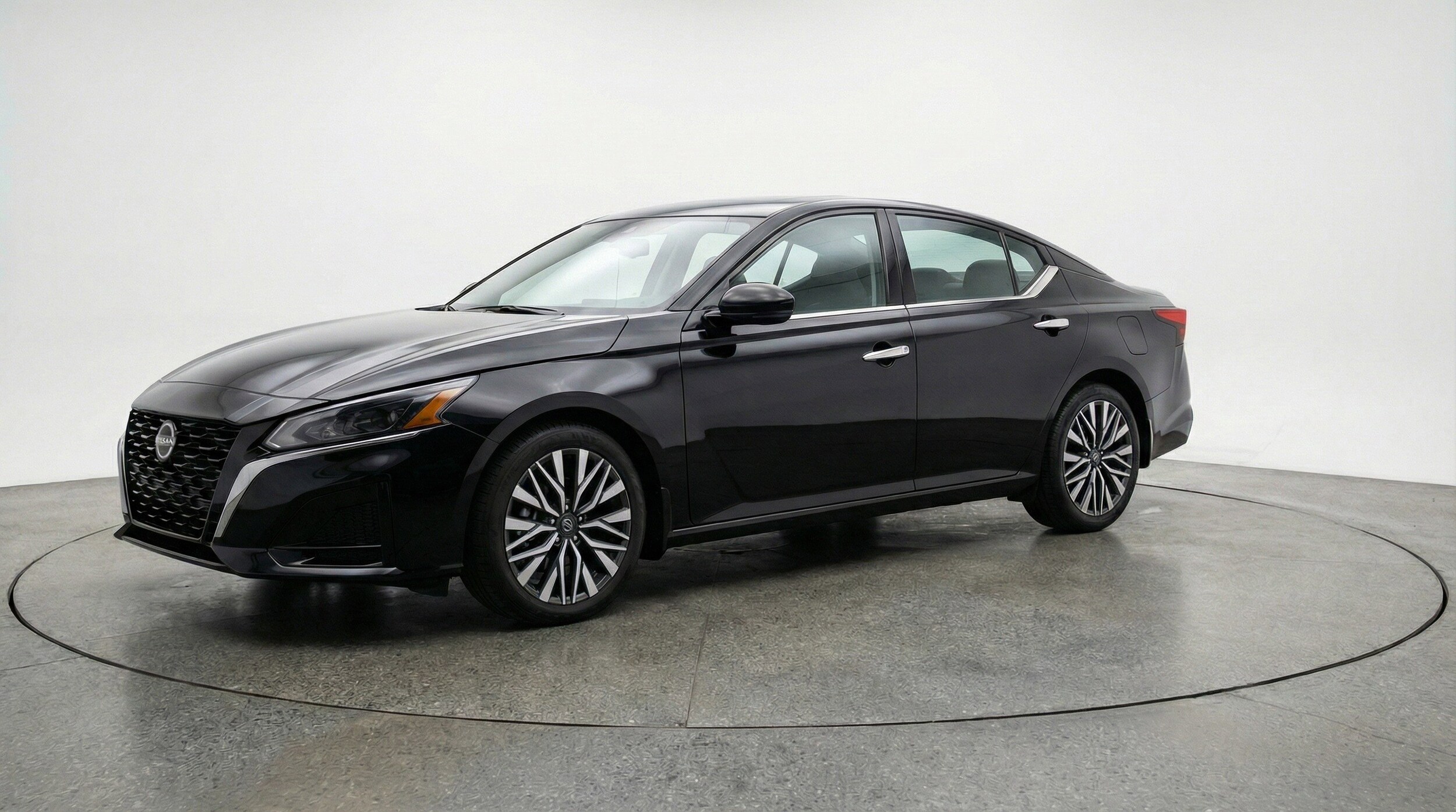 Thumbnail: 2025 Nissan Altima - 3