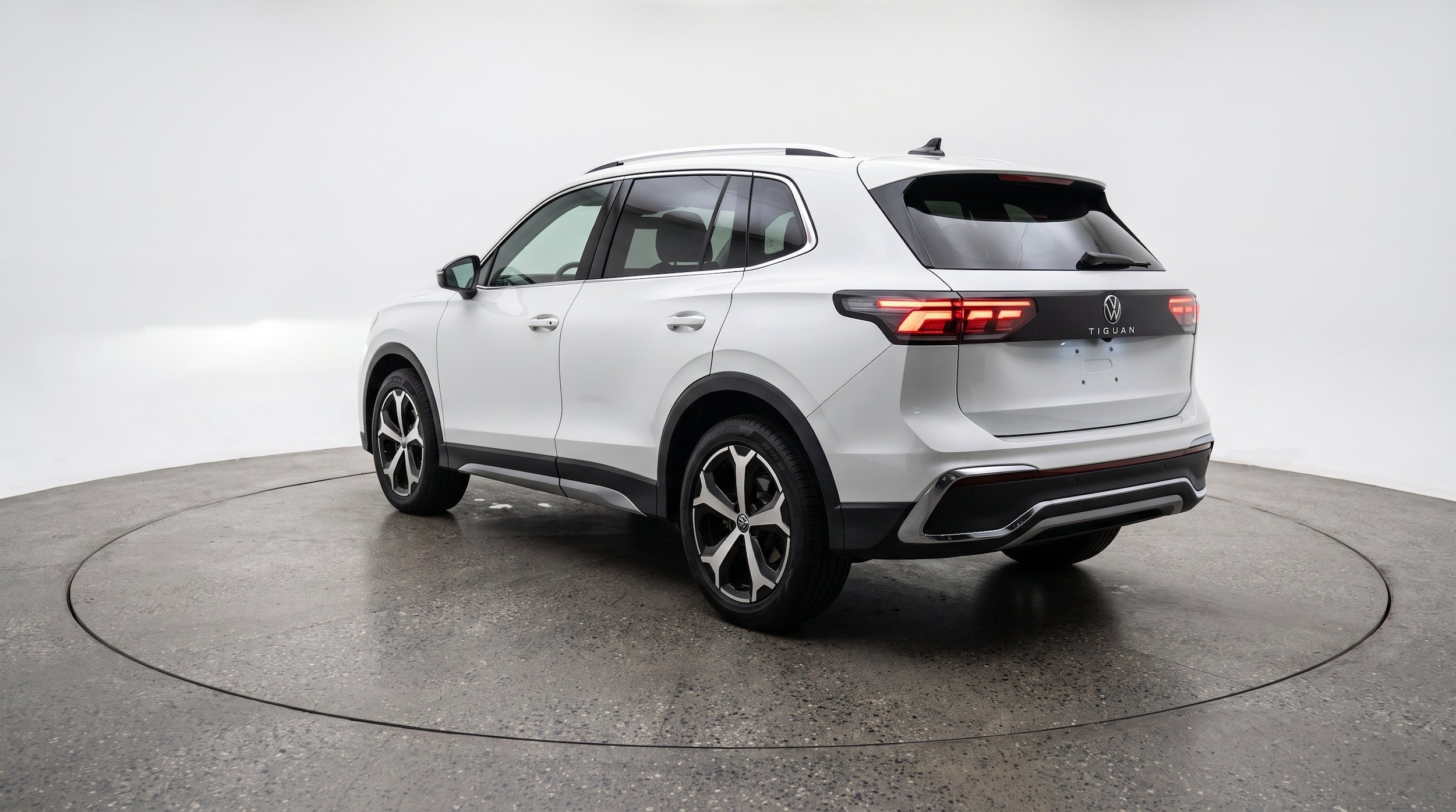 Thumbnail: 2026 Volkswagen Tiguan - 6