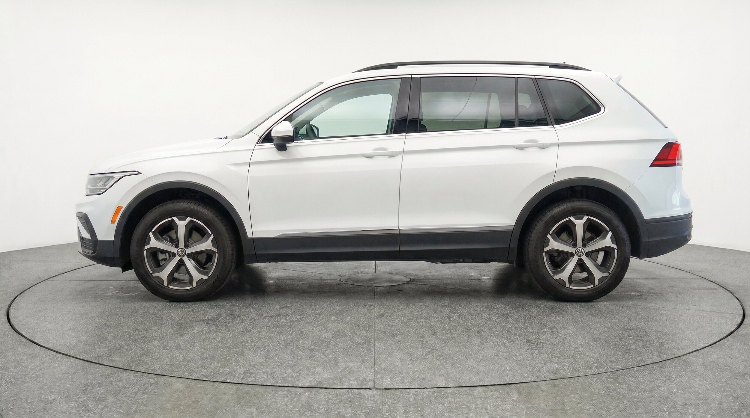 Thumbnail: 2026 Volkswagen Tiguan - 5
