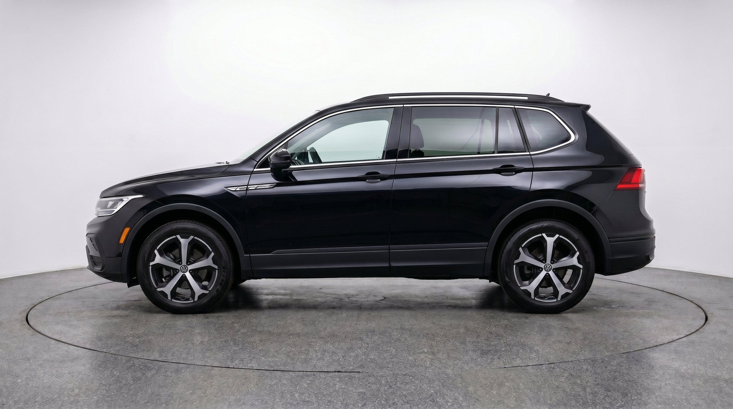 Thumbnail: 2026 Volkswagen Tiguan - 5