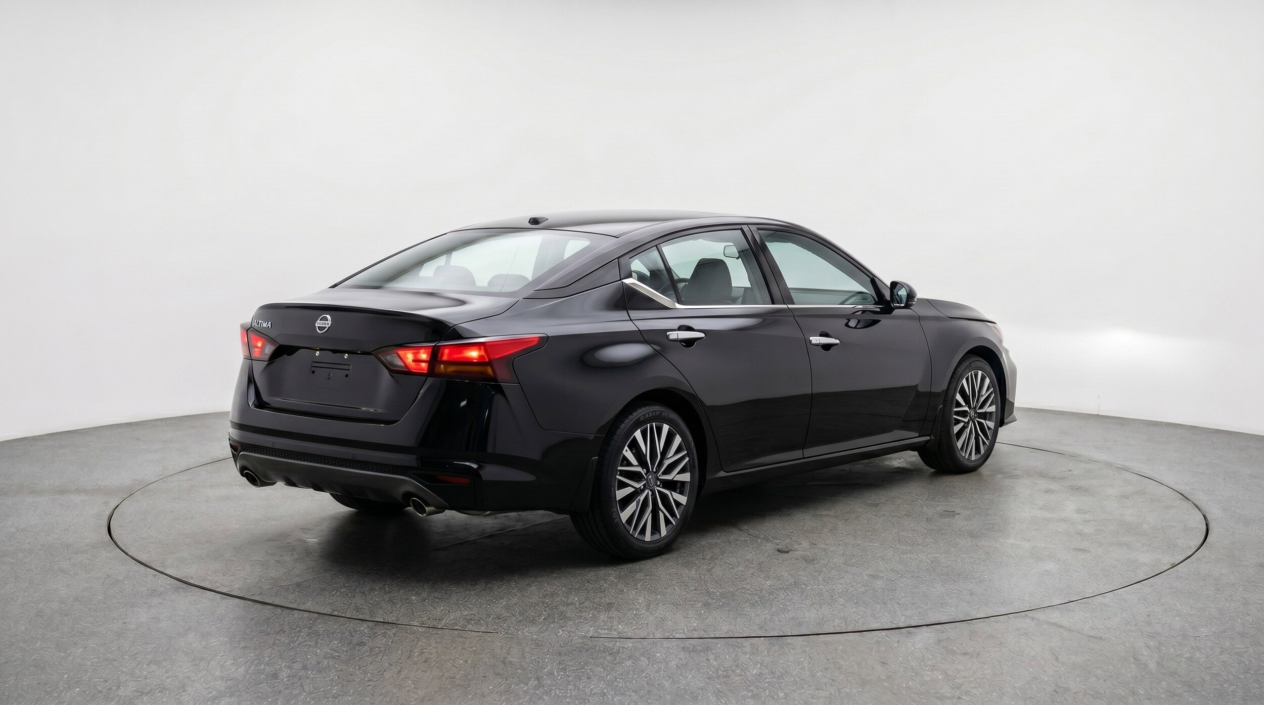 Thumbnail: 2025 Nissan Altima - 9