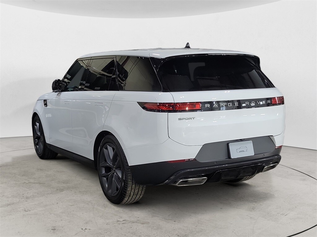 2025 Land Rover Range Rover Sport SE photo 3