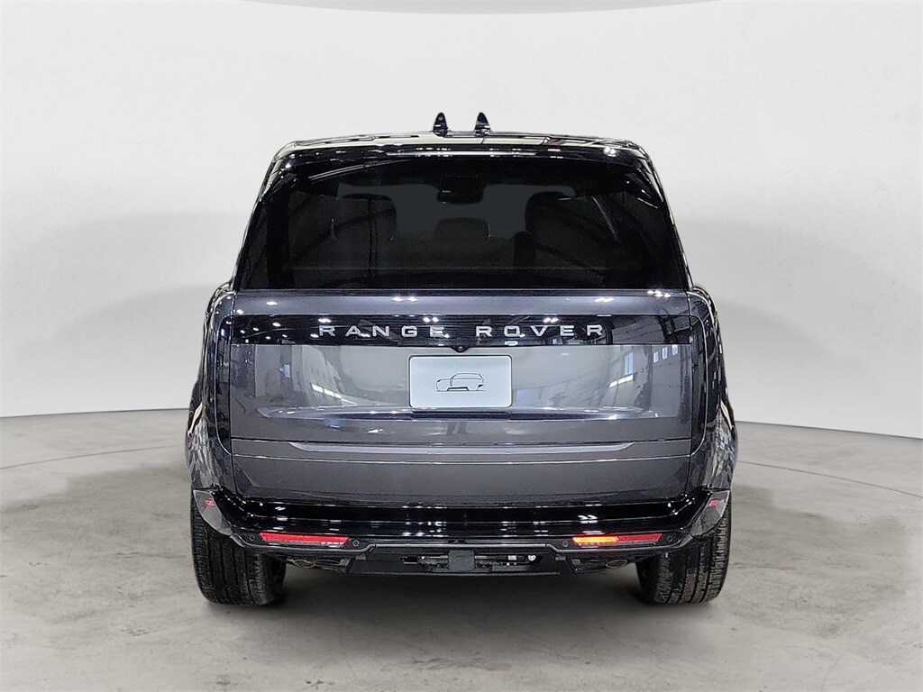 2025 Land Rover Range Rover SE photo 4