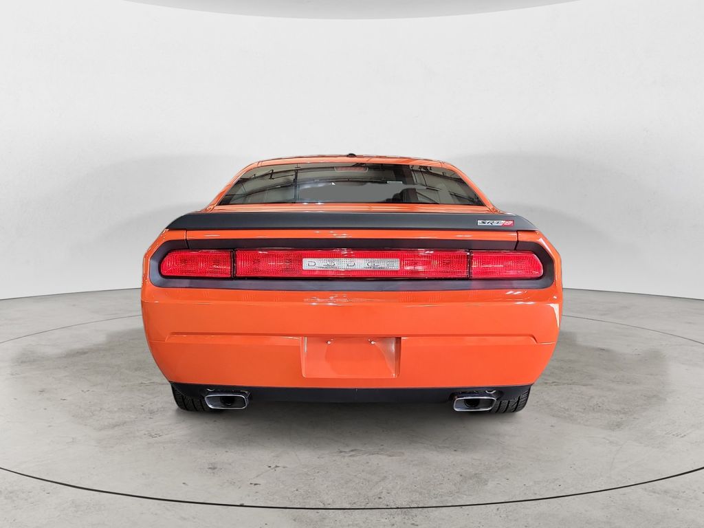 2010 Dodge Challenger SRT8 photo 4