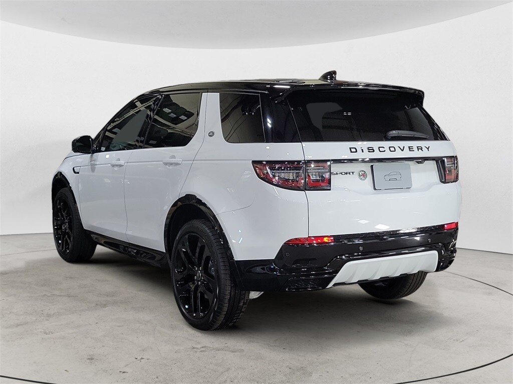 2025 Land Rover Discovery Sport Dynamic SE photo 3