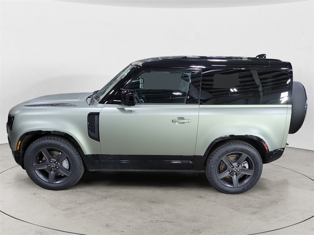 2025 Land Rover Defender 90 X-Dynamic SE photo 2