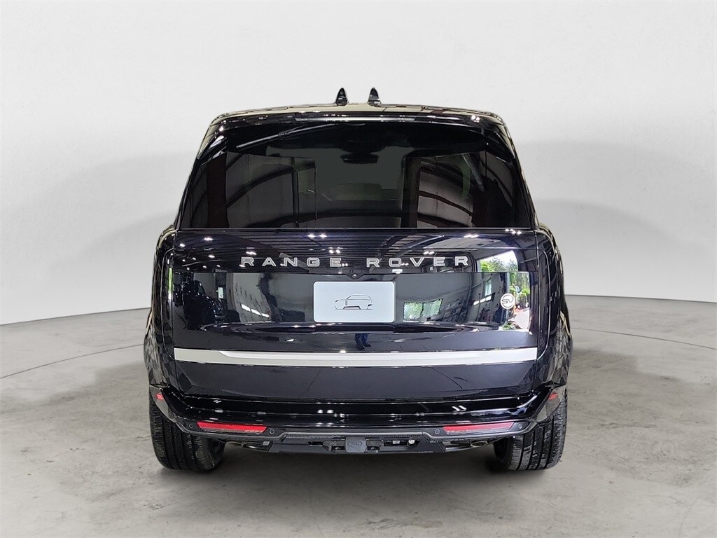 2024 Land Rover Range Rover SV photo 4