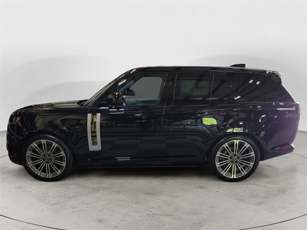 2024 Land Rover Range Rover SV photo 2
