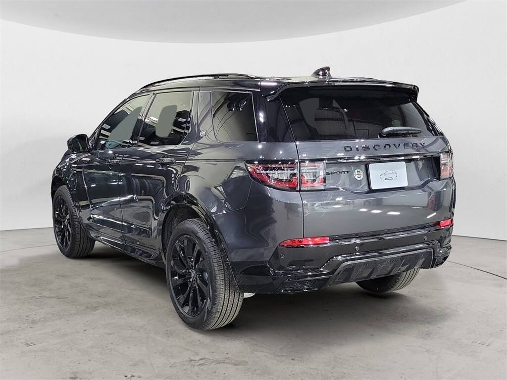 2025 Land Rover Discovery Sport Dynamic SE photo 3