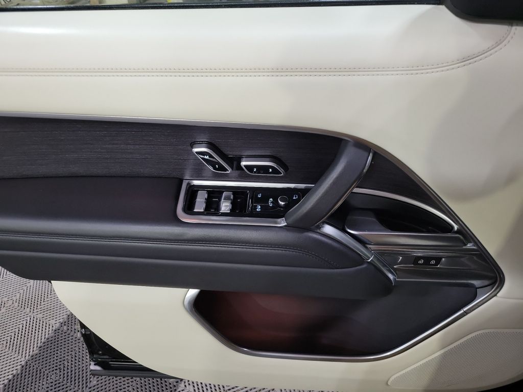 2023 Land Rover Range Rover SE - Photo 14