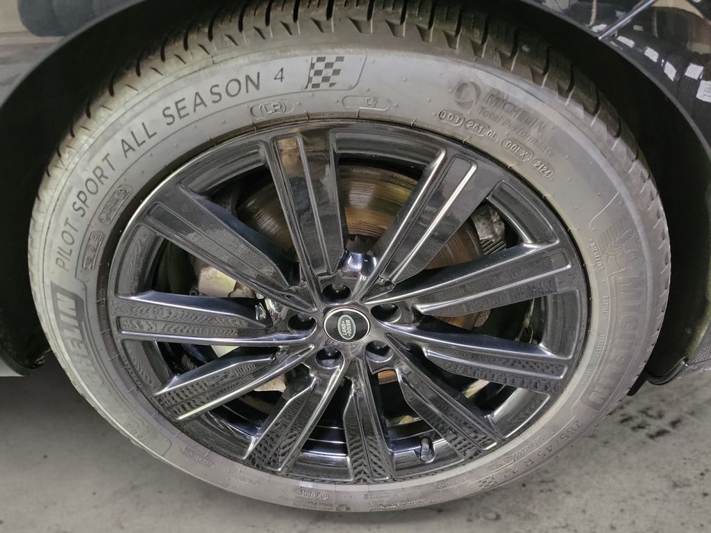 2023 Land Rover Range Rover SE - Photo 11