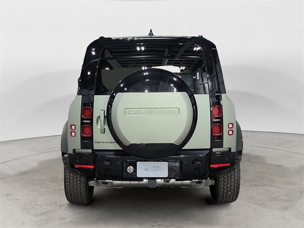 2025 Land Rover Defender 90 X-Dynamic SE photo 4