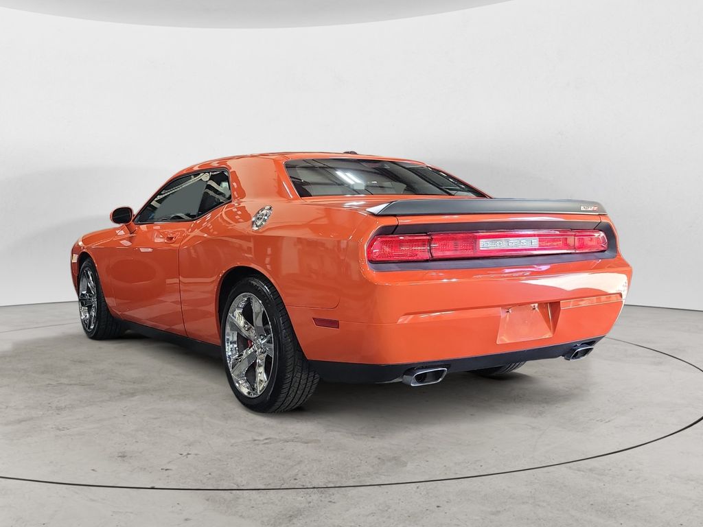 2010 Dodge Challenger SRT8 photo 3