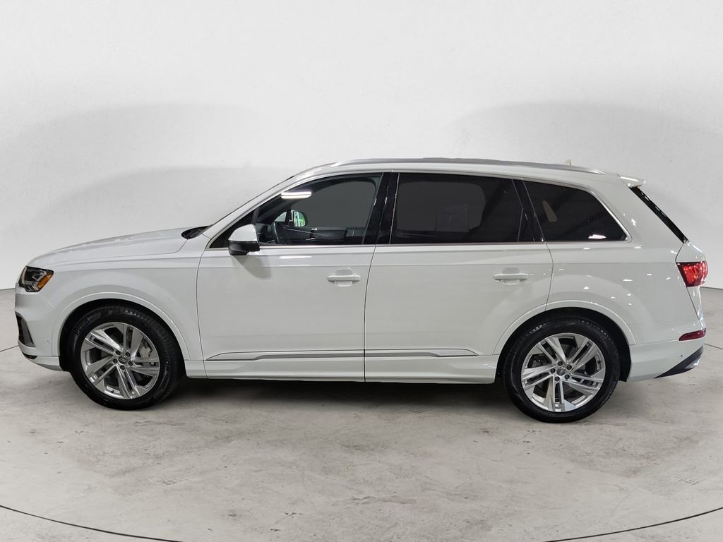 2020 Audi Q7 55 Prestige photo 2