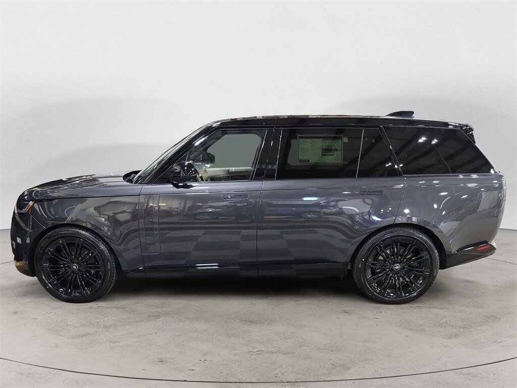 2025 Land Rover Range Rover SE photo 2