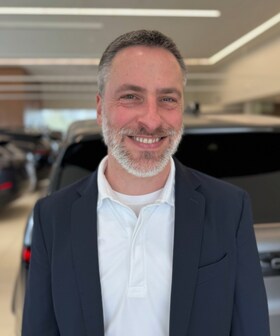 Staff member Noah Sanders from ID_da299cffc81b