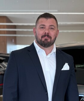 Staff member Andrew Sadler from ID_f7cabf365a46