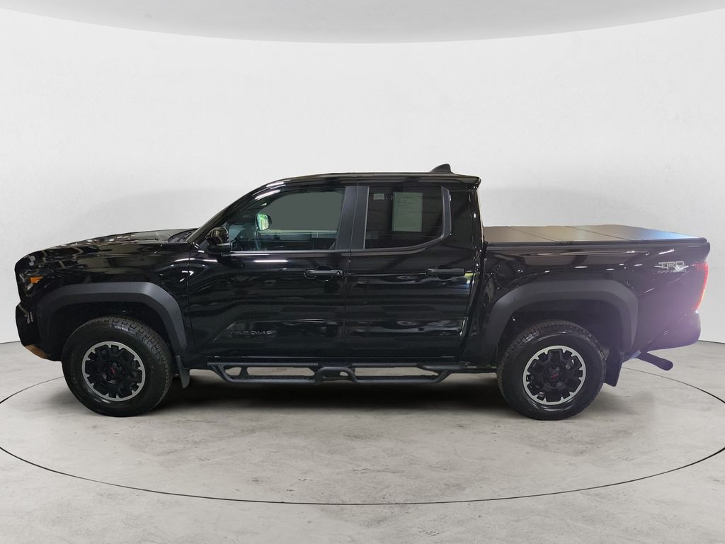 2024 Toyota Tacoma TRD Off-Road photo 2