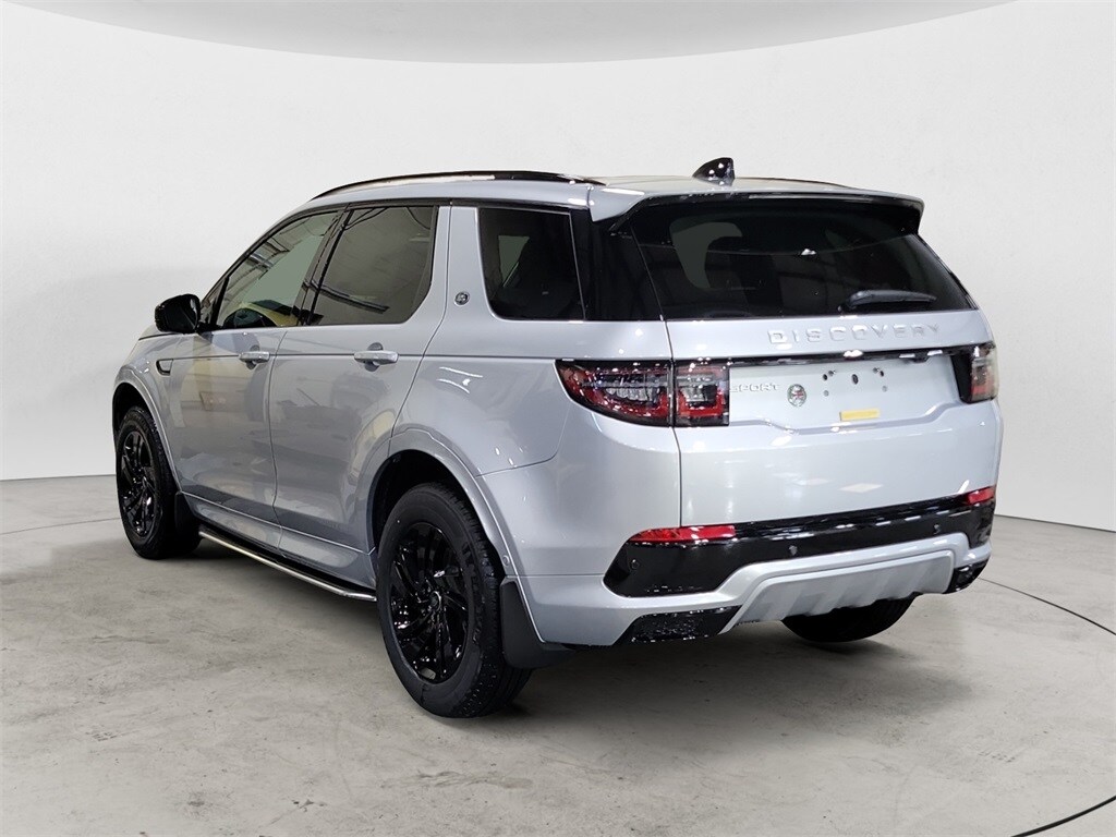 2024 Land Rover Discovery Sport S photo 3