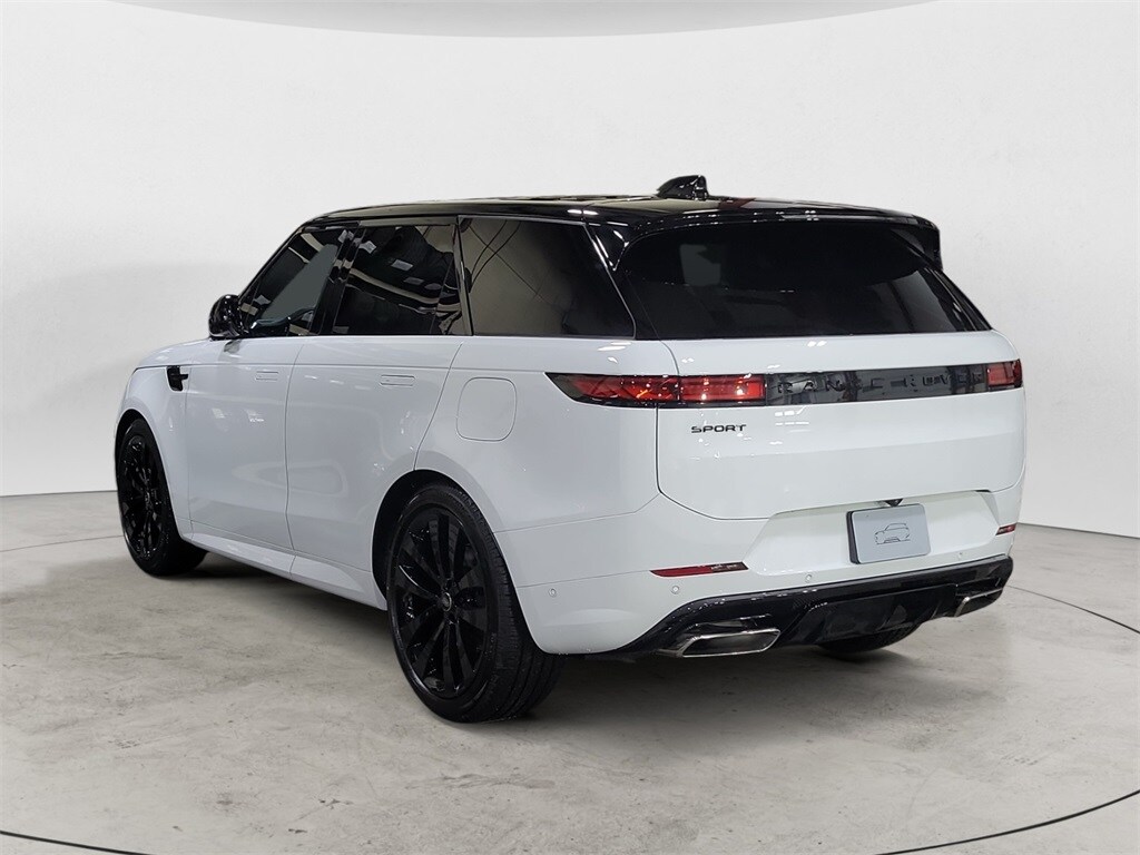 2025 Land Rover Range Rover Sport SE photo 3