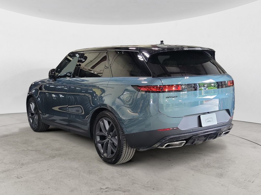 2024 Land Rover Range Rover Sport SE photo 3