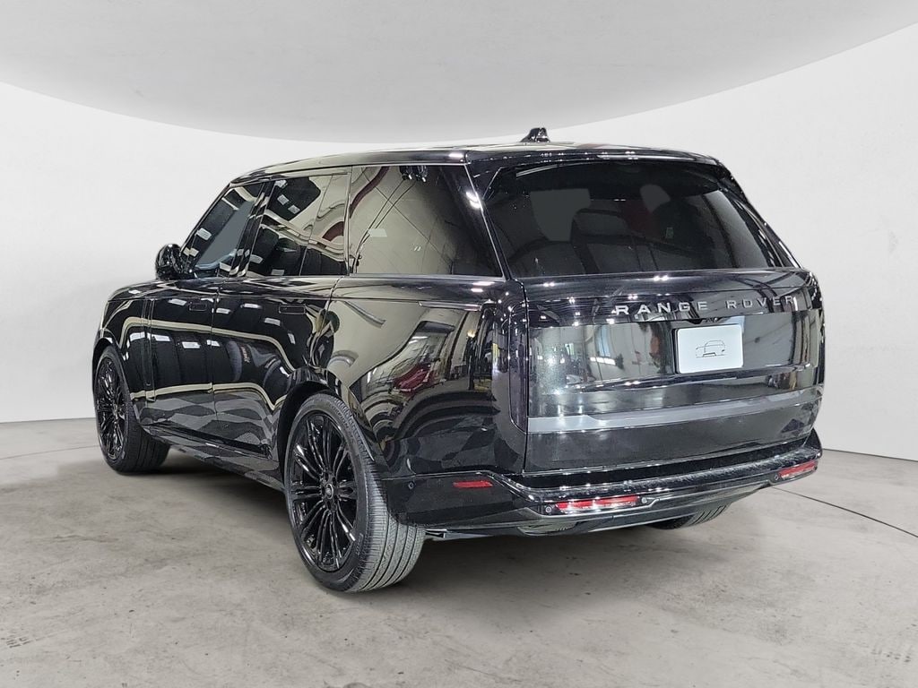 New 2025 Land Rover Range Rover SE 400PS SUV