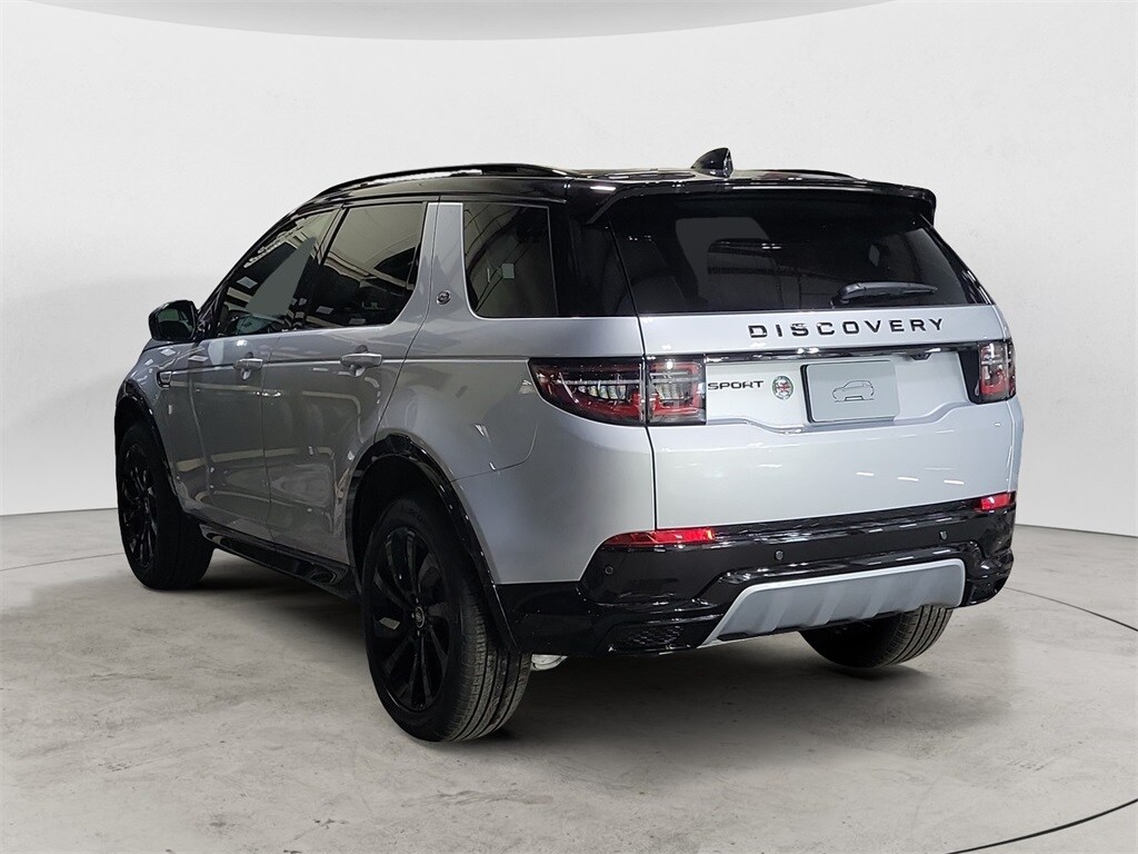 2025 Land Rover Discovery Sport Dynamic SE photo 3