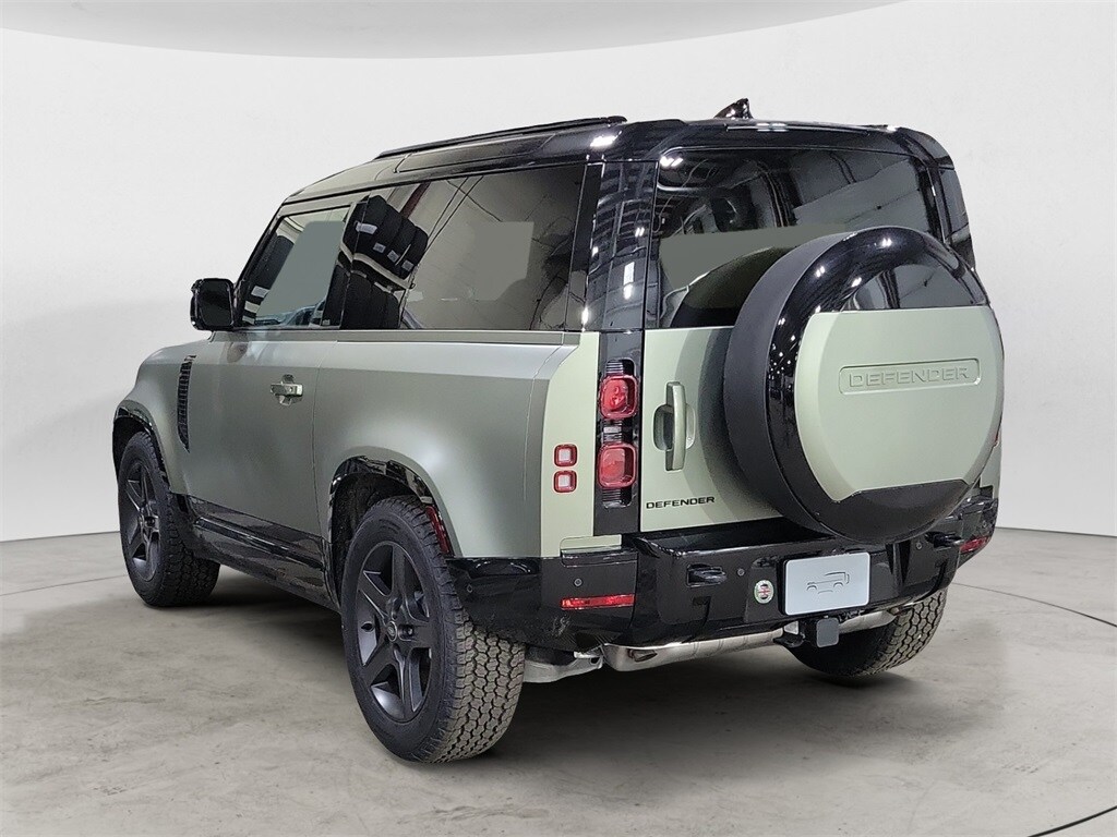 2025 Land Rover Defender 90 X-Dynamic SE photo 3