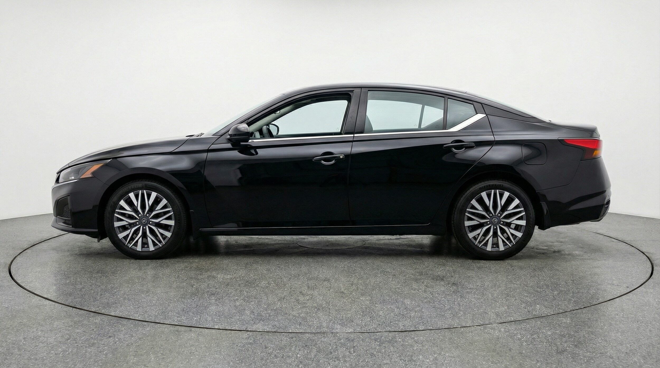 Thumbnail: 2025 Nissan Altima - 4