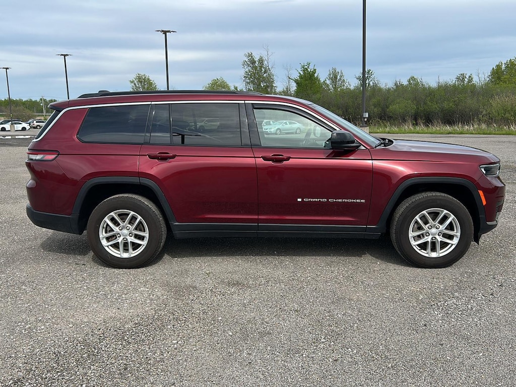 Used 2024 Jeep Grand Cherokee L Laredo SUV