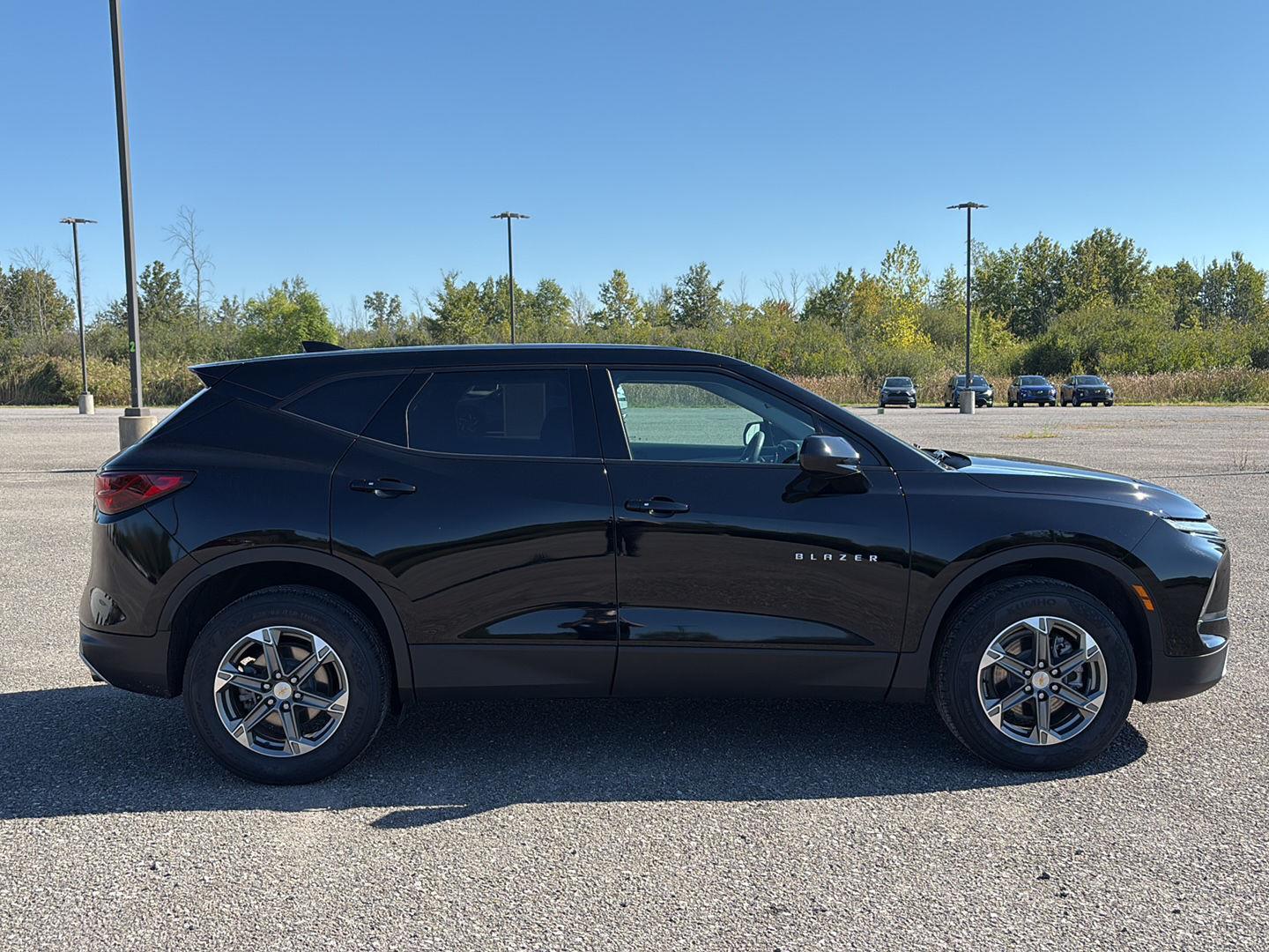 2023 Chevrolet Blazer 2LT photo 3