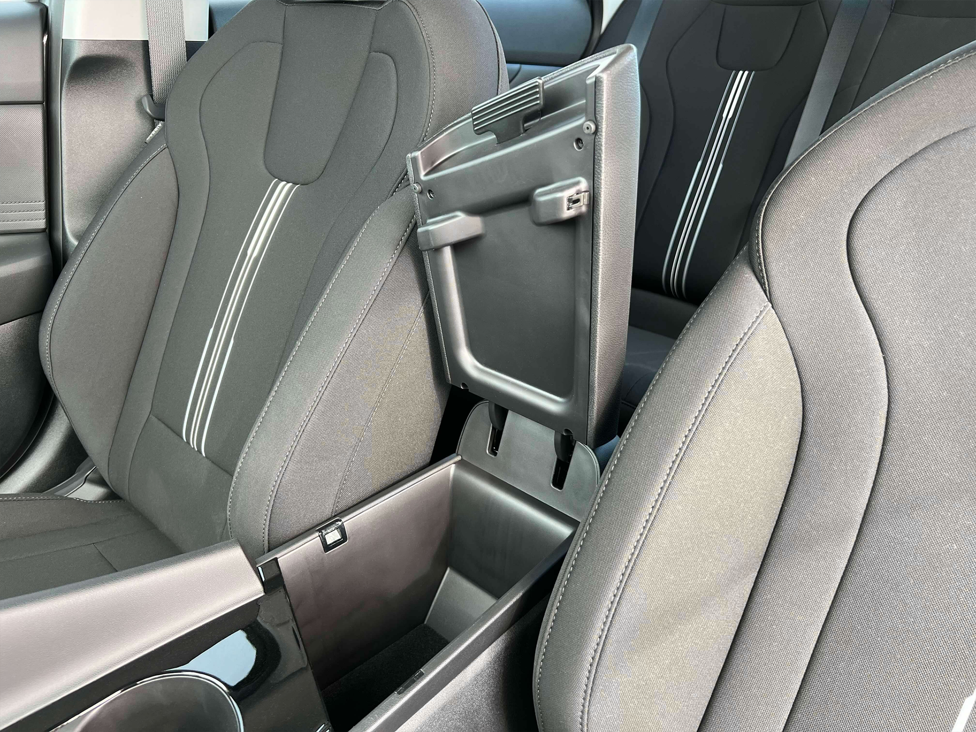 2025 Hyundai Elantra Blue - Photo 18