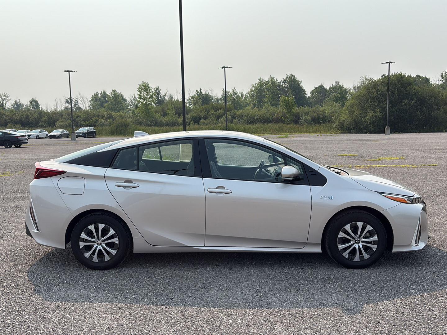 2020 Toyota Prius Prime XLE photo 3