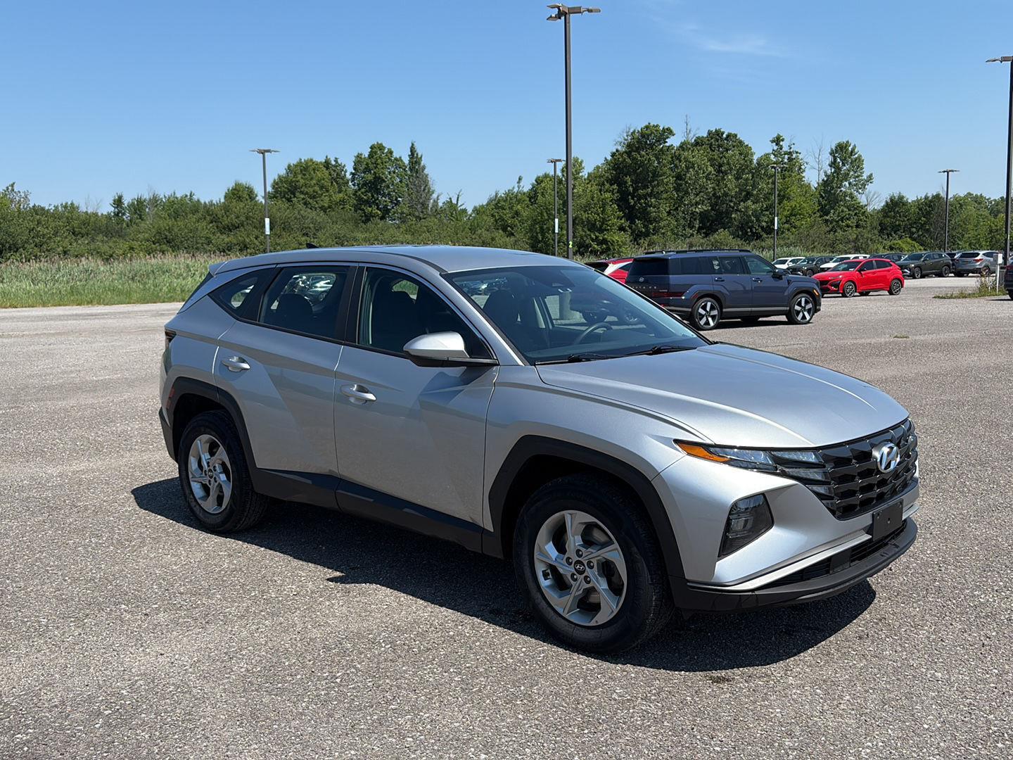 2023 Hyundai Tucson SE photo 2