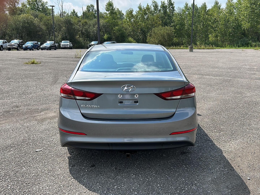 Used 2018 Hyundai Elantra SE Sedan