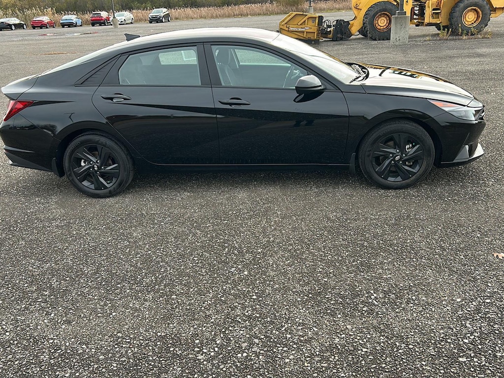 Used 2023 Hyundai Elantra SEL Sedan