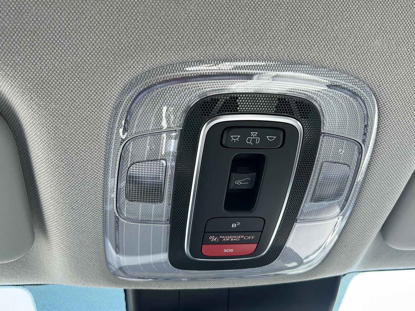 2025 Hyundai Elantra Limited - Photo 33