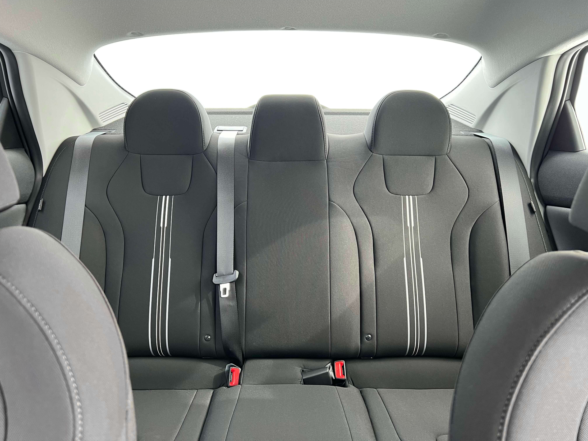 2025 Hyundai Elantra Blue - Photo 16