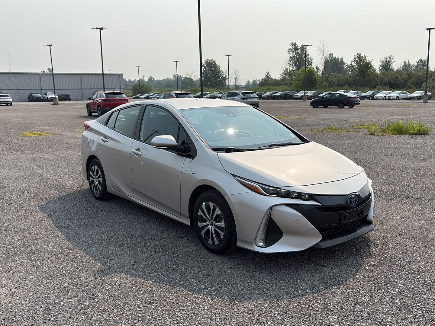 2020 Toyota Prius Prime XLE photo 2