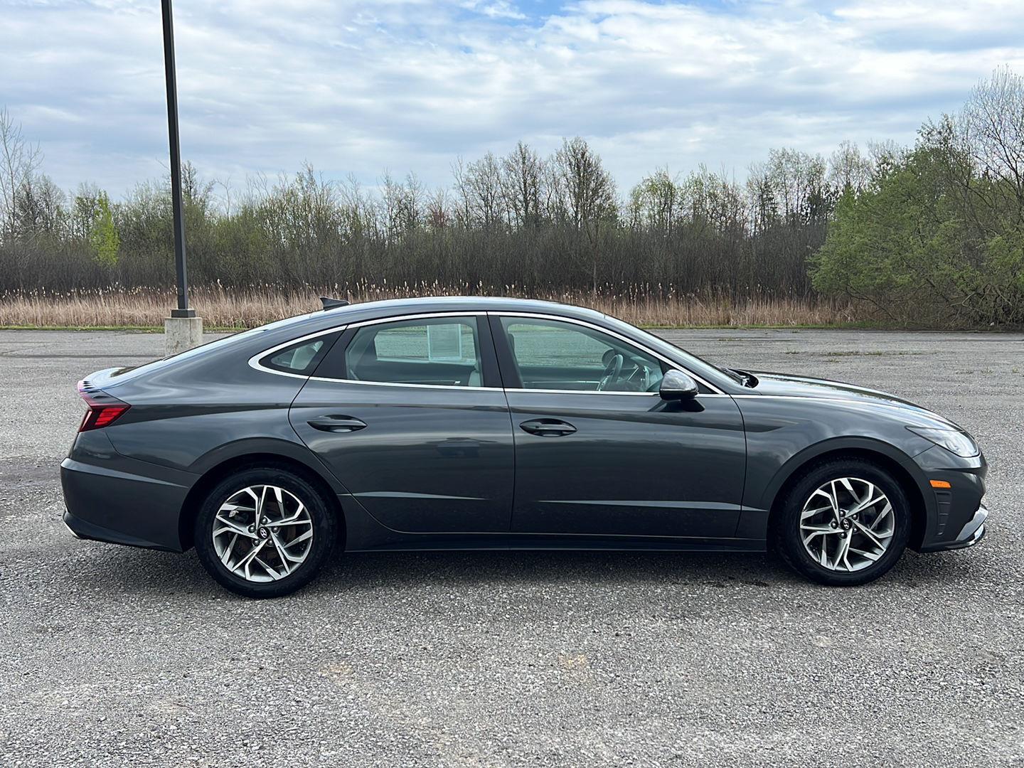2023 Hyundai Sonata SEL photo 3