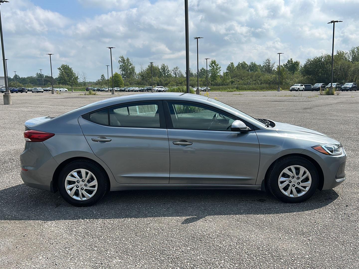 Used 2018 Hyundai Elantra SE with VIN KMHD74LF5JU557416 for sale in Grand Island, NY